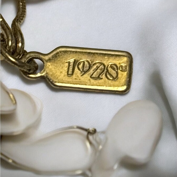 1928 Collection Gold Tone Beaded Necklace 16”+2” - Picture 5 of 8